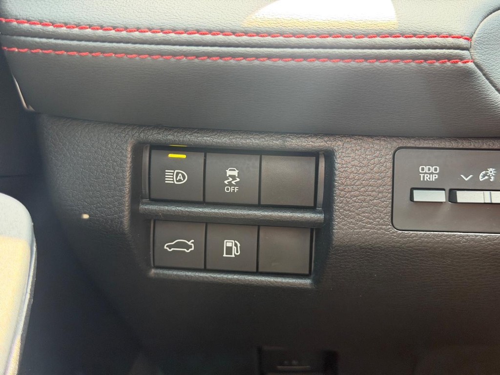 Toyota Avalon Vehicle Full-screen Gallery Image 16