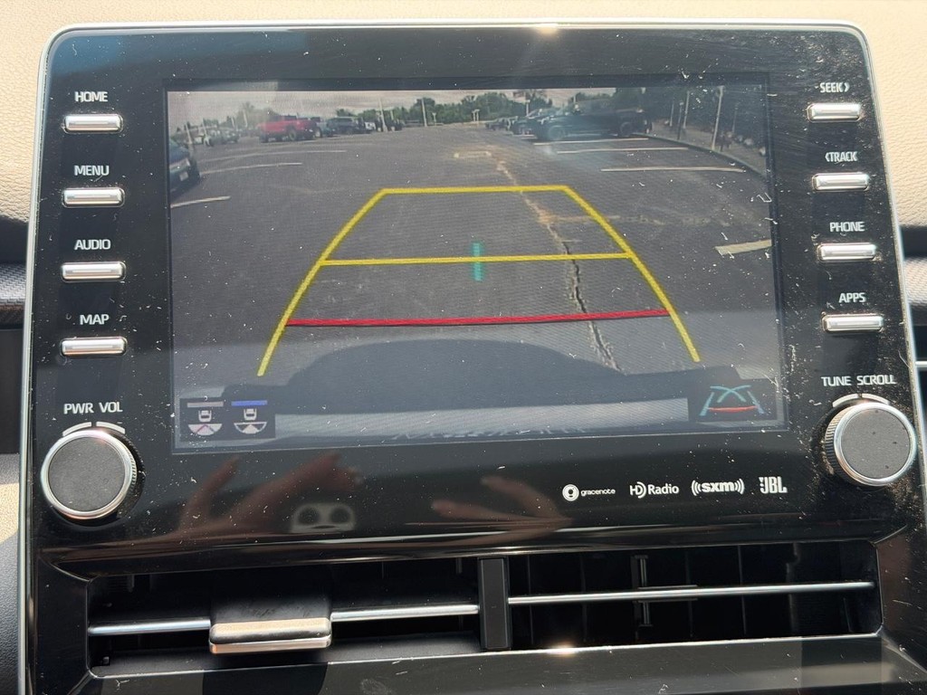 Toyota Avalon Vehicle Full-screen Gallery Image 20
