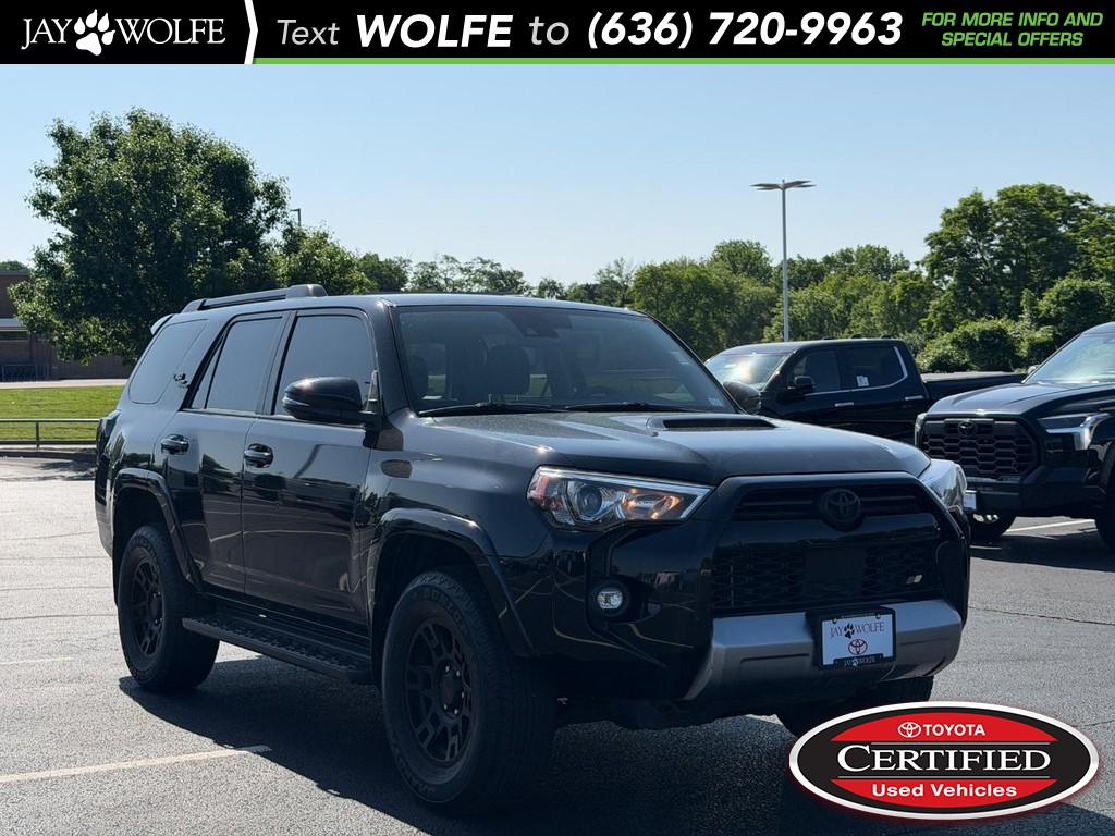 Toyota 4Runner Vehicle Full-screen Gallery Image 01