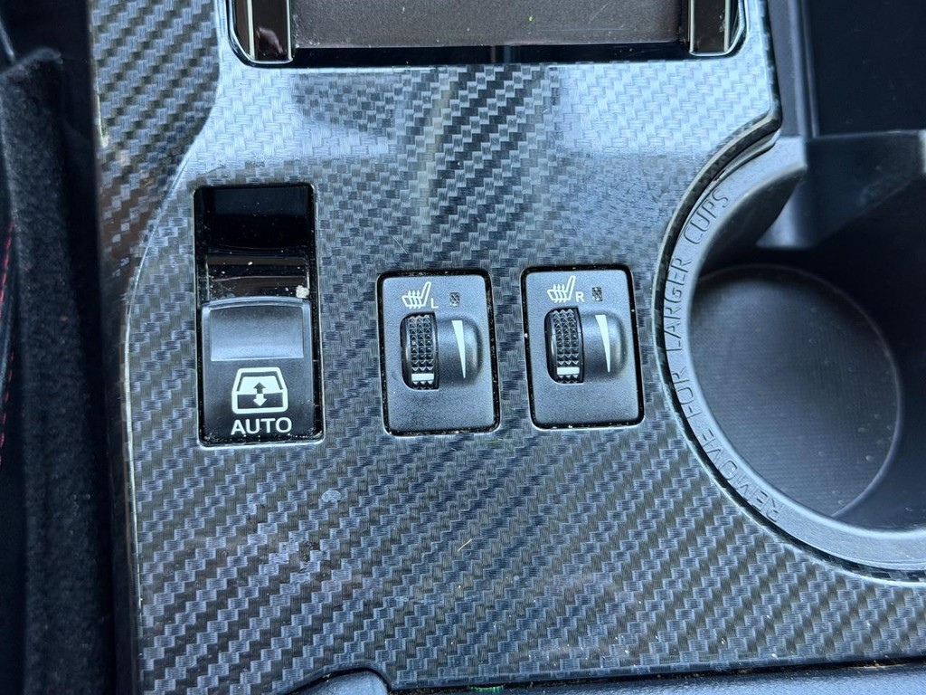 Toyota 4Runner Vehicle Full-screen Gallery Image 22