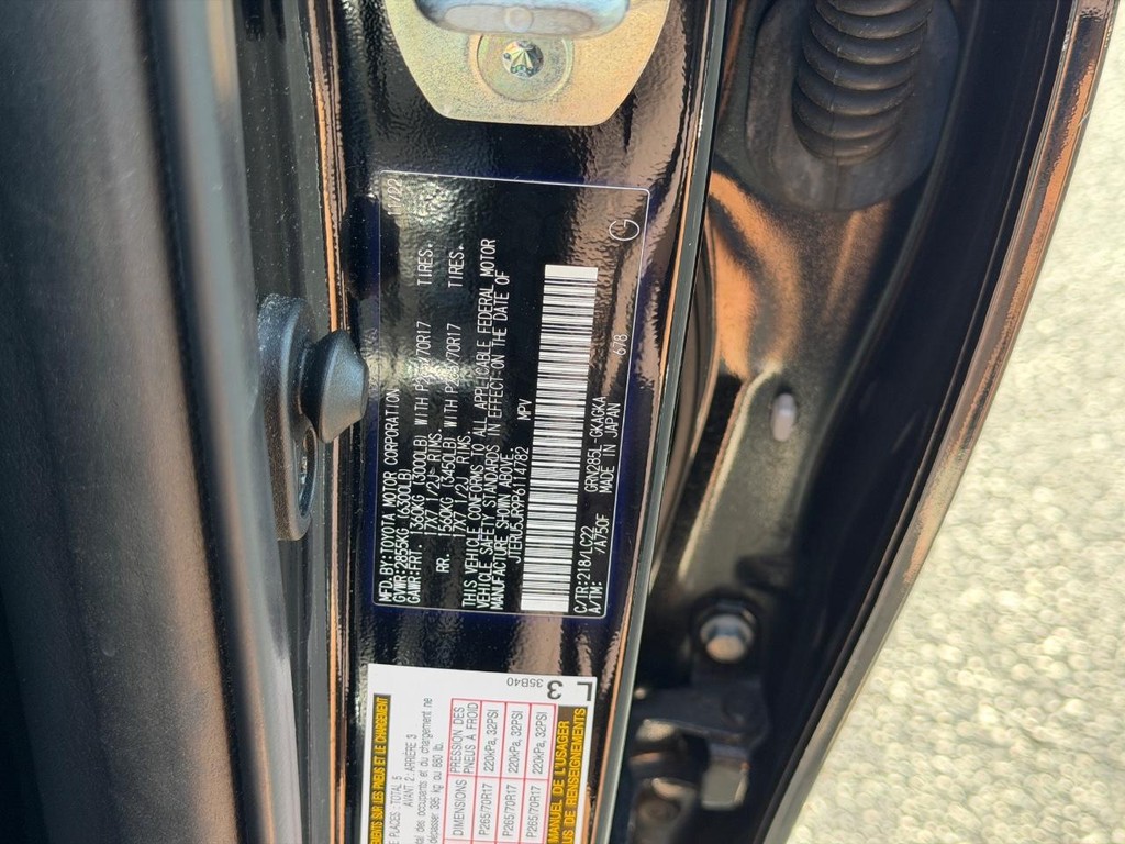 Toyota 4Runner Vehicle Full-screen Gallery Image 23