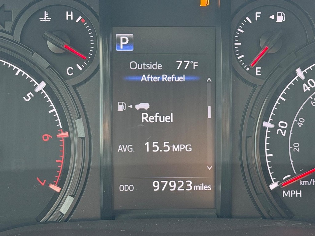 Toyota 4Runner Vehicle Full-screen Gallery Image 18