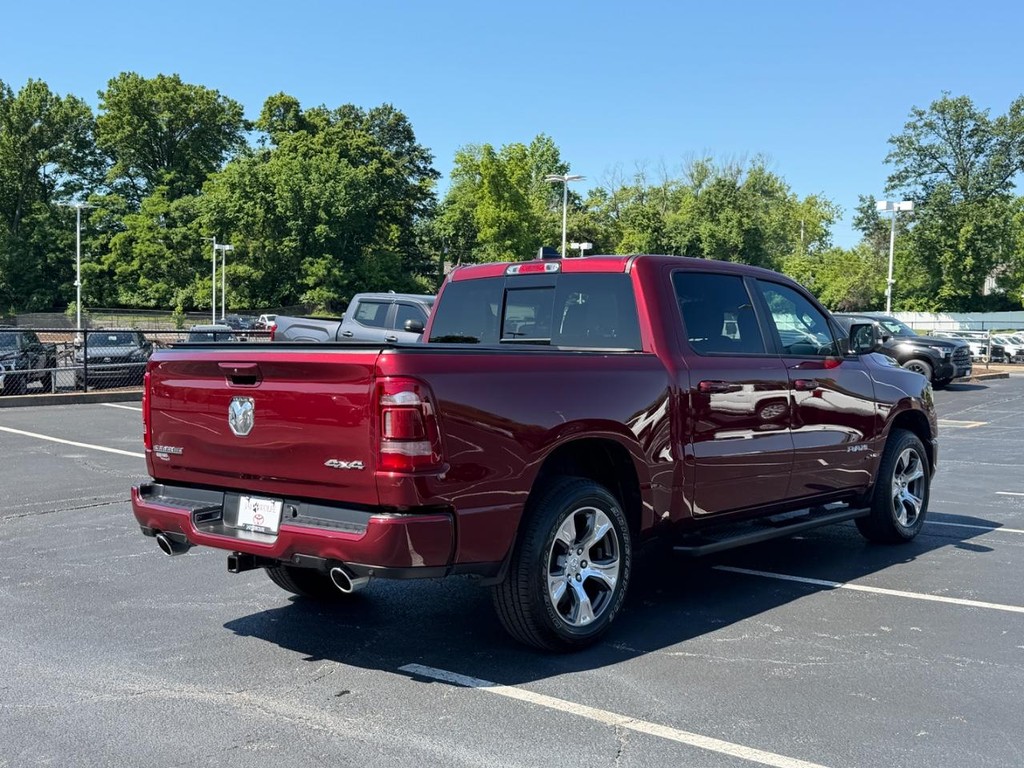 Ram 1500 Vehicle Full-screen Gallery Image 03