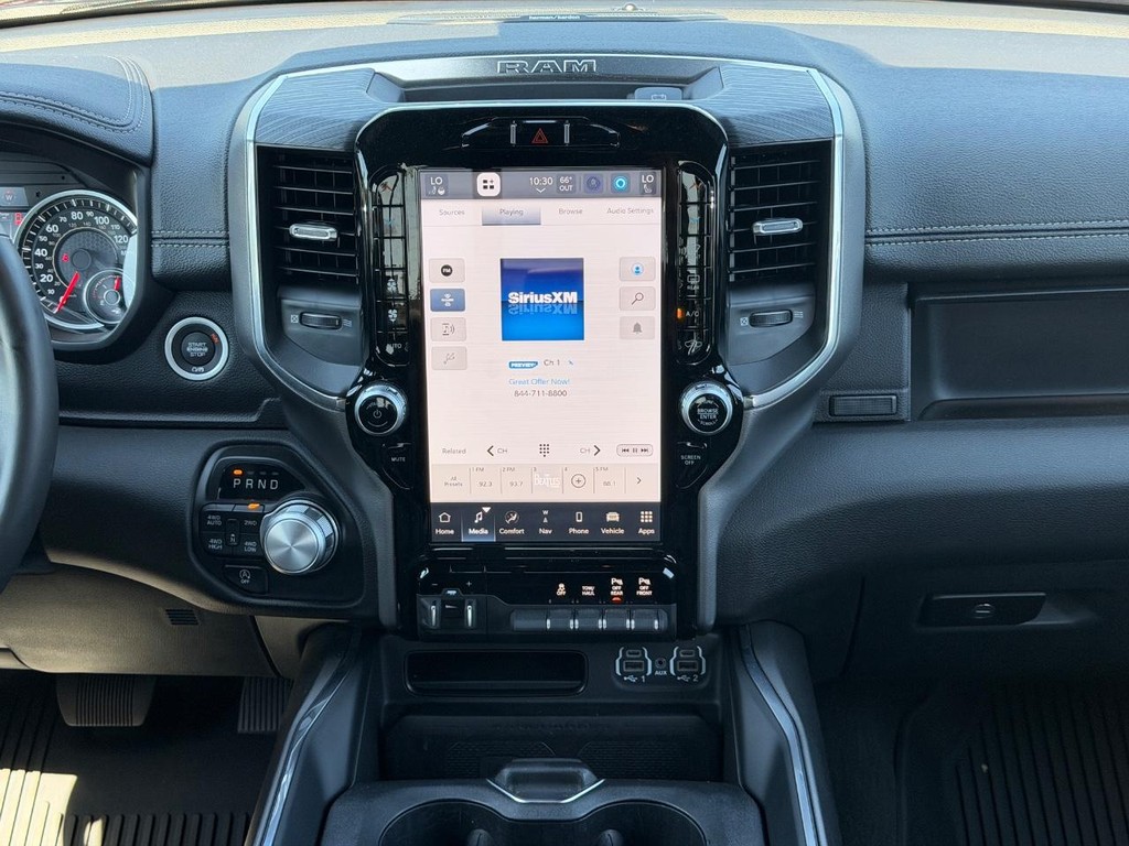 Ram 1500 Vehicle Full-screen Gallery Image 12