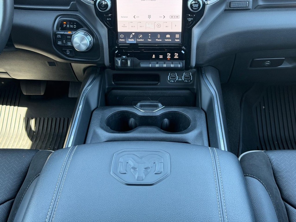 Ram 1500 Vehicle Full-screen Gallery Image 13