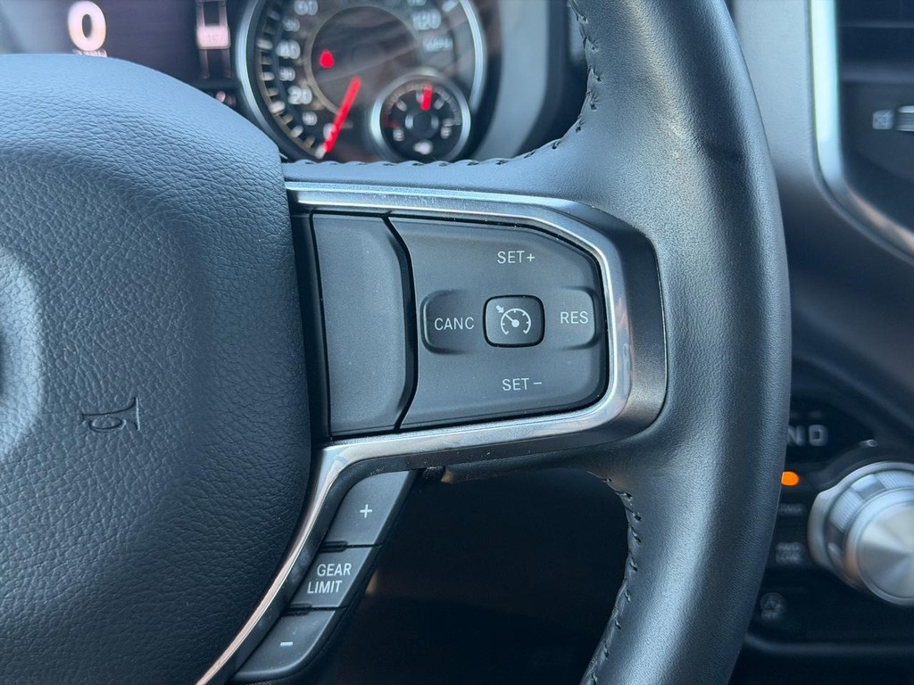 Ram 1500 Vehicle Full-screen Gallery Image 18