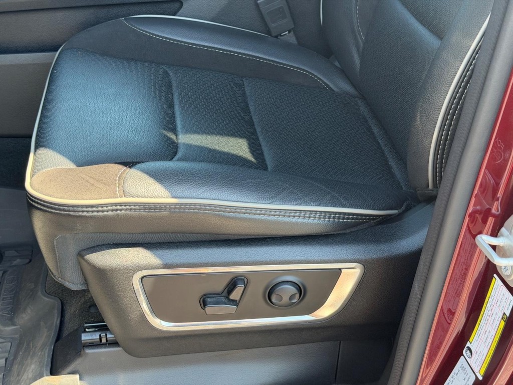 Ram 1500 Vehicle Full-screen Gallery Image 23