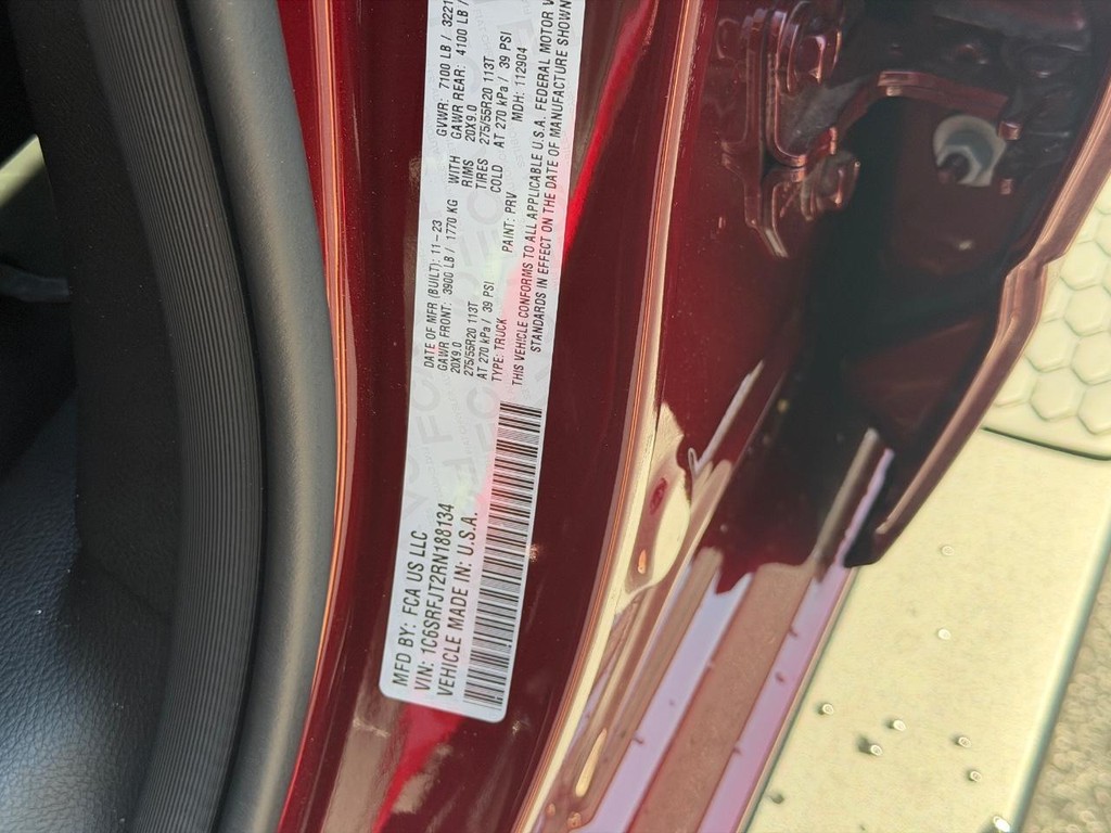 Ram 1500 Vehicle Full-screen Gallery Image 24