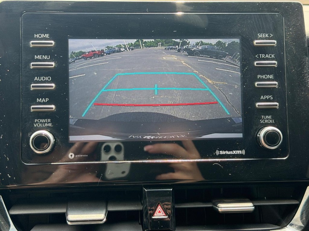 Toyota Camry Vehicle Full-screen Gallery Image 21
