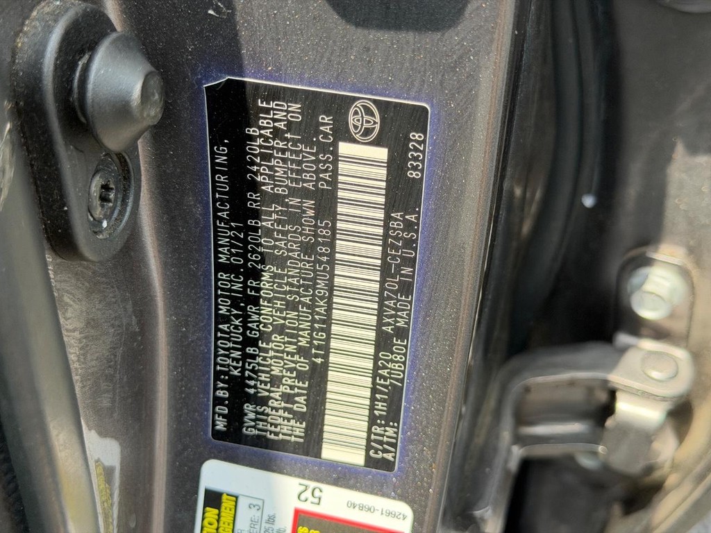 Toyota Camry Vehicle Full-screen Gallery Image 23