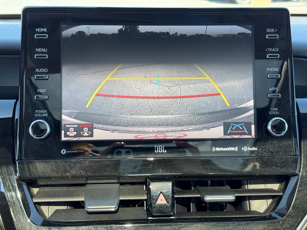 Toyota Camry Vehicle Full-screen Gallery Image 21