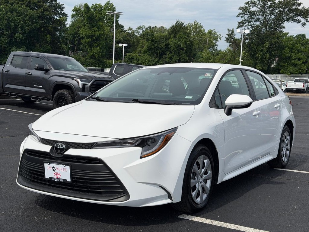 Toyota Corolla Vehicle Full-screen Gallery Image 07