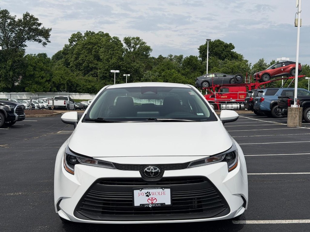 Toyota Corolla Vehicle Full-screen Gallery Image 08