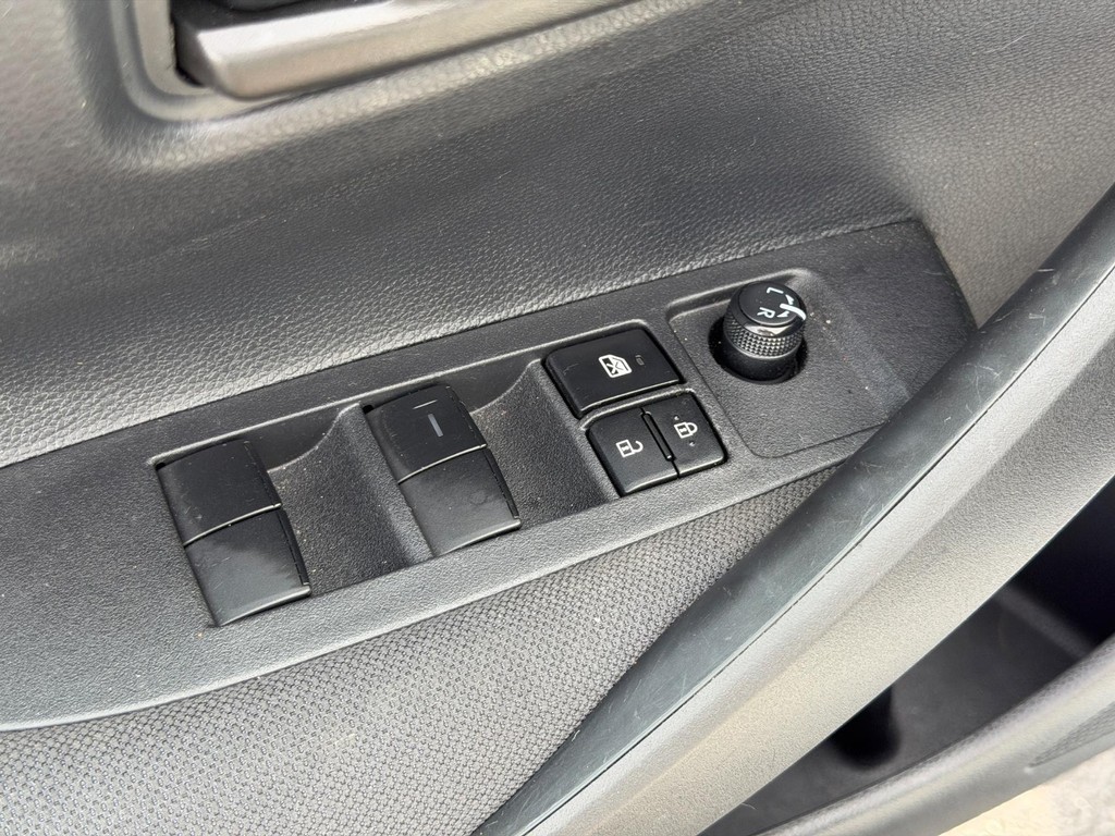 Toyota Corolla Vehicle Full-screen Gallery Image 14