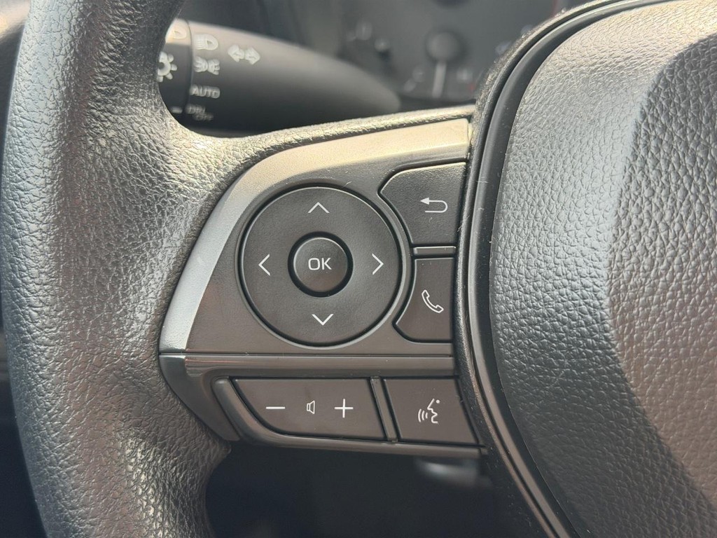 Toyota Corolla Vehicle Full-screen Gallery Image 15