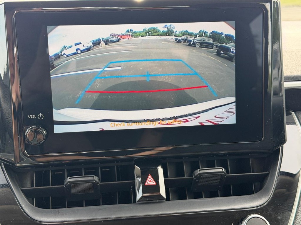 Toyota Corolla Vehicle Full-screen Gallery Image 19