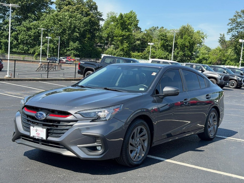 Subaru Legacy Vehicle Full-screen Gallery Image 08
