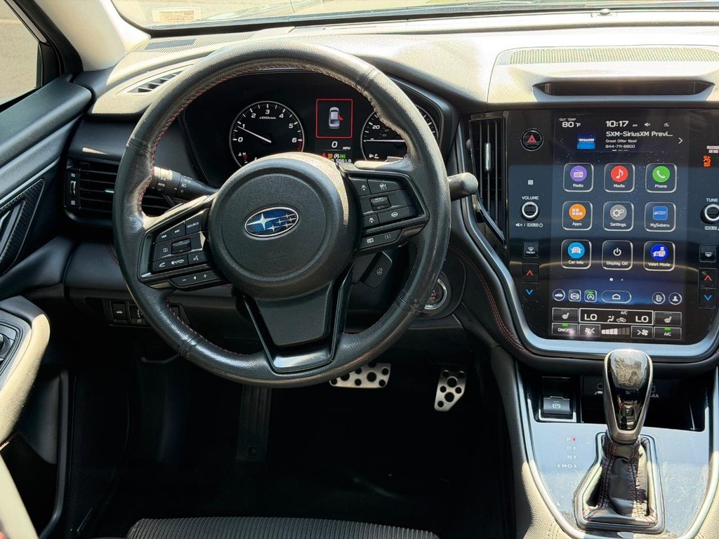 Subaru Legacy Vehicle Full-screen Gallery Image 12