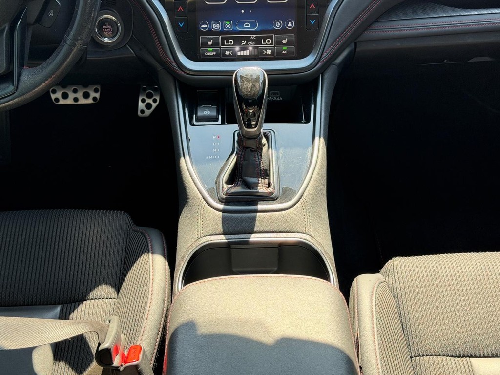 Subaru Legacy Vehicle Full-screen Gallery Image 14