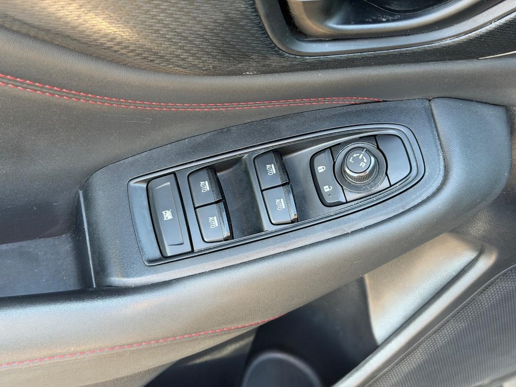 Subaru Legacy Vehicle Full-screen Gallery Image 15