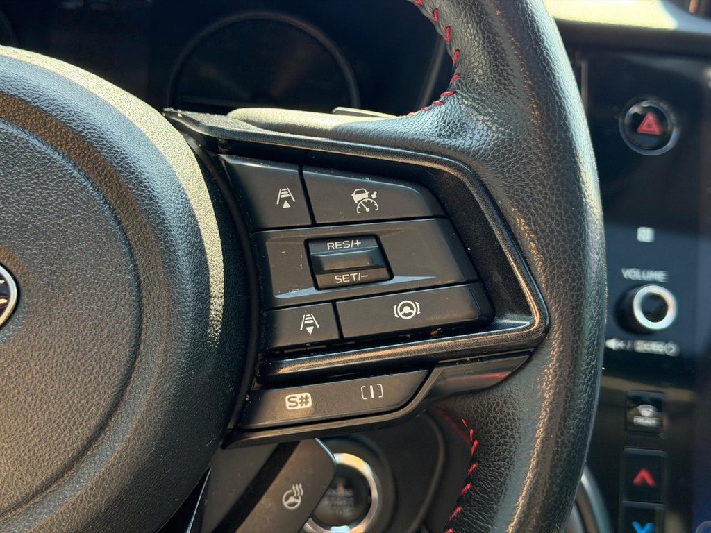 Subaru Legacy Vehicle Full-screen Gallery Image 18