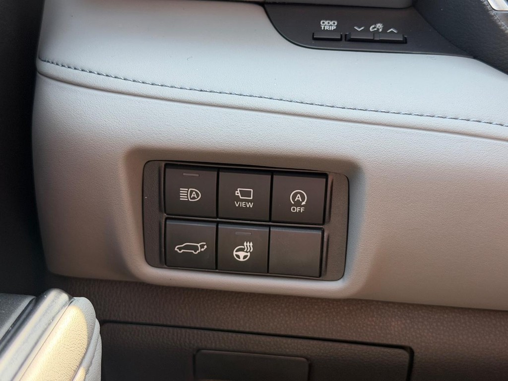 Toyota Highlander Vehicle Full-screen Gallery Image 18