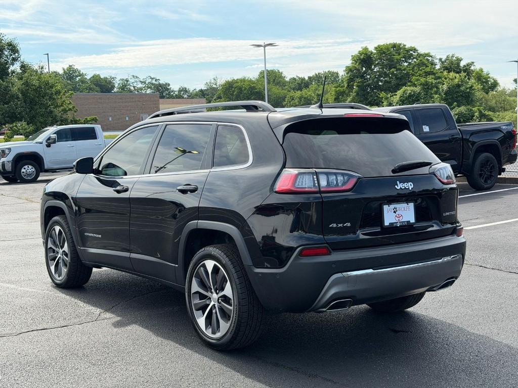 Jeep Cherokee Vehicle Full-screen Gallery Image 06