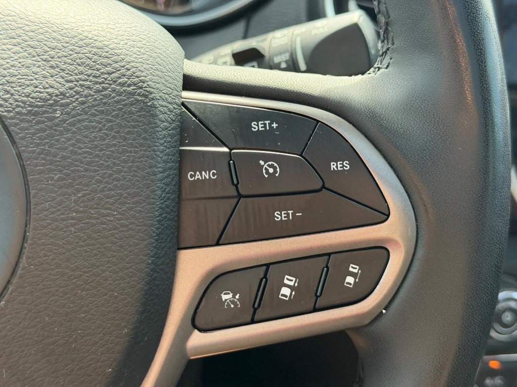 Jeep Cherokee Vehicle Full-screen Gallery Image 18