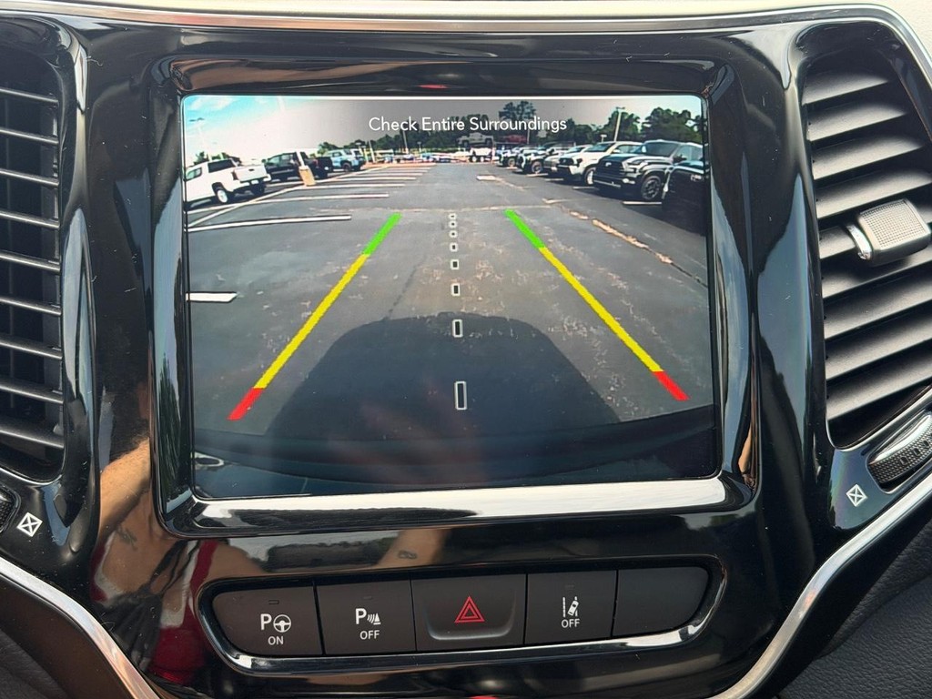 Jeep Cherokee Vehicle Full-screen Gallery Image 20