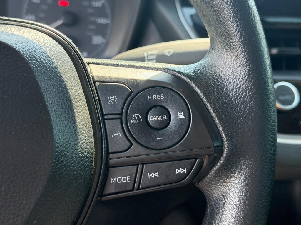Toyota Corolla Vehicle Full-screen Gallery Image 17