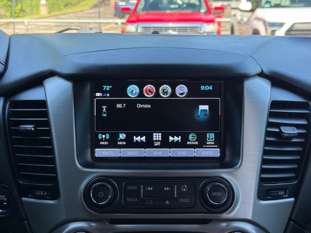 GMC Yukon XL Vehicle Full-screen Gallery Image 16