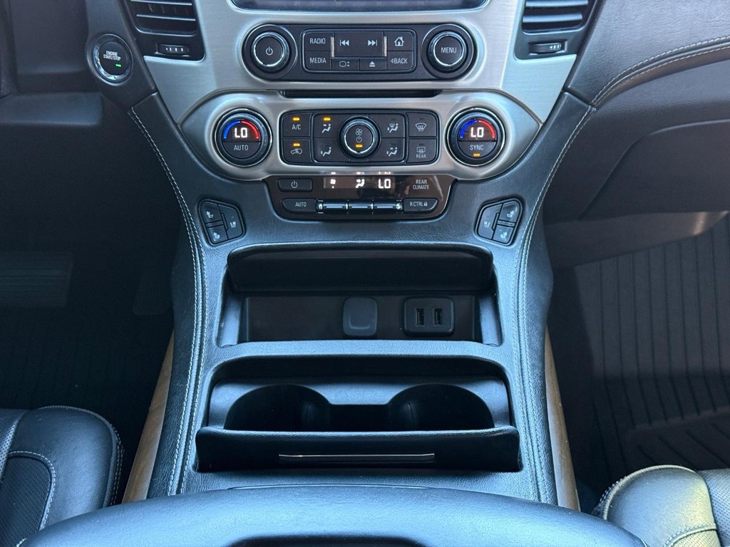 GMC Yukon XL Vehicle Full-screen Gallery Image 17