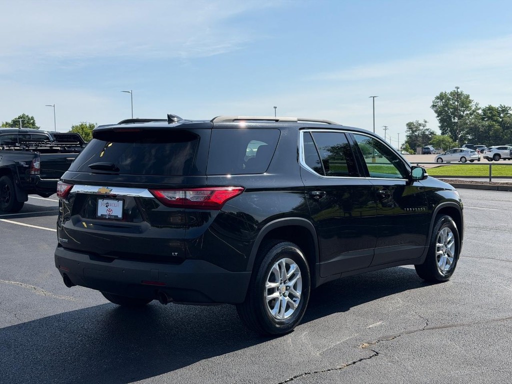 Chevrolet Traverse Vehicle Full-screen Gallery Image 03