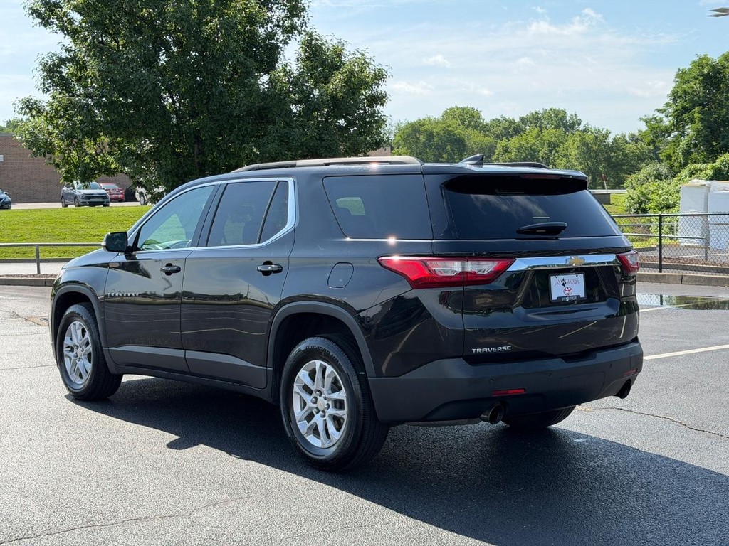 Chevrolet Traverse Vehicle Full-screen Gallery Image 06