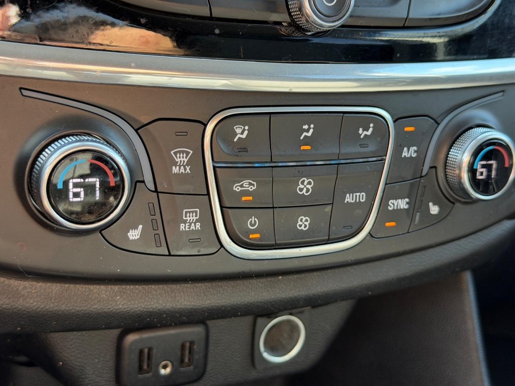 Chevrolet Traverse Vehicle Full-screen Gallery Image 22