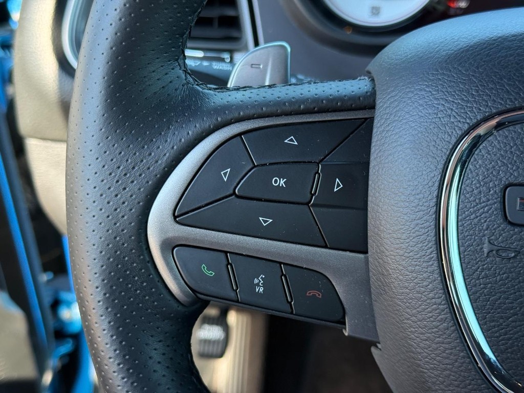 Dodge Challenger Vehicle Full-screen Gallery Image 20
