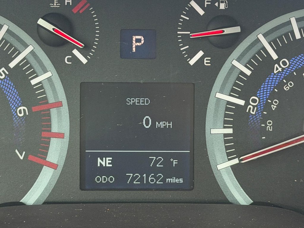 Toyota 4Runner Vehicle Full-screen Gallery Image 20