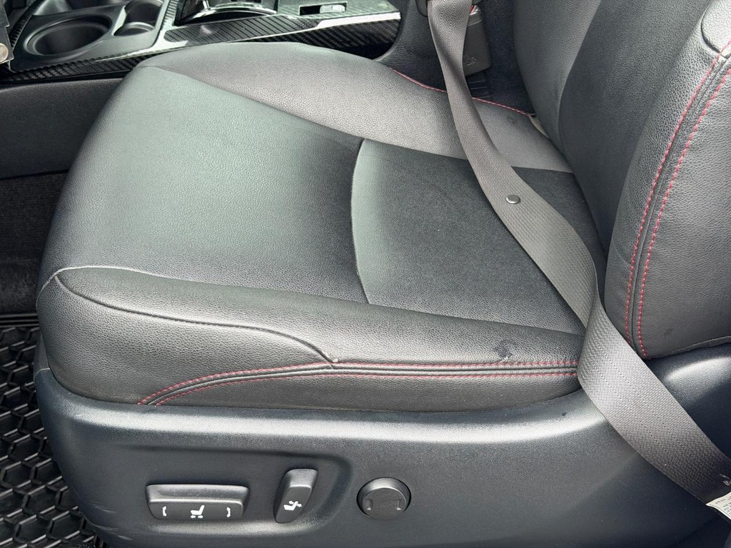 Toyota 4Runner Vehicle Full-screen Gallery Image 22