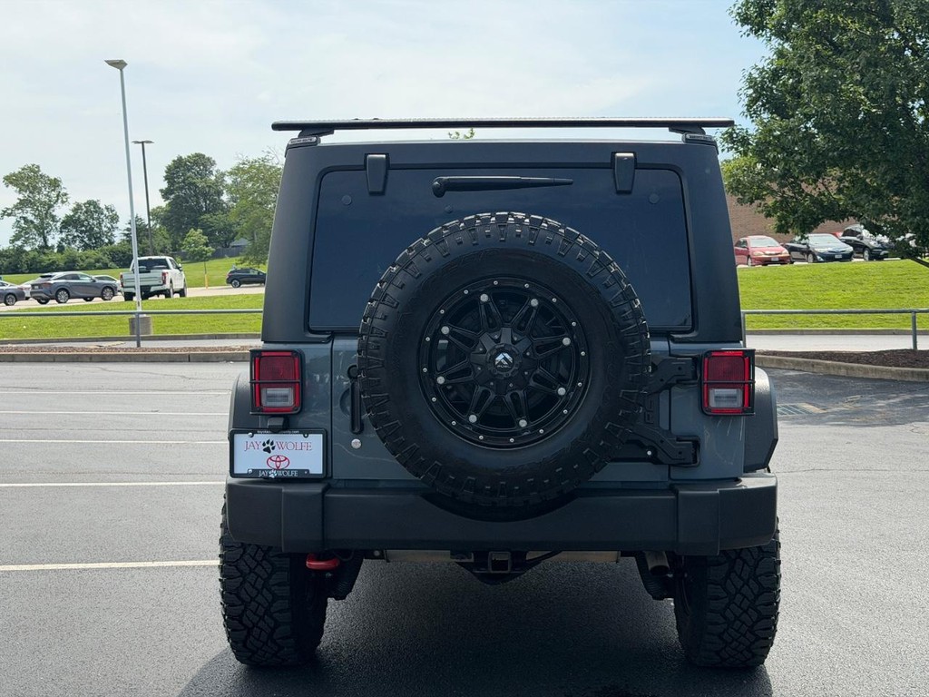Jeep Wrangler Unlimited Vehicle Full-screen Gallery Image 05
