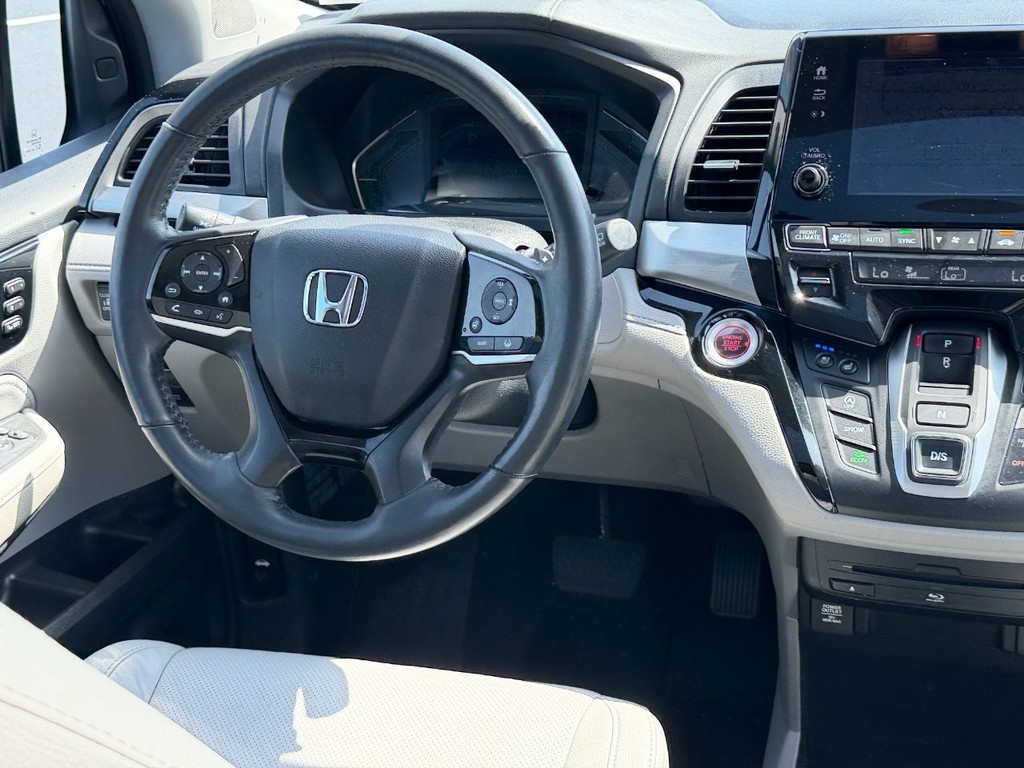 Honda Odyssey Vehicle Full-screen Gallery Image 12