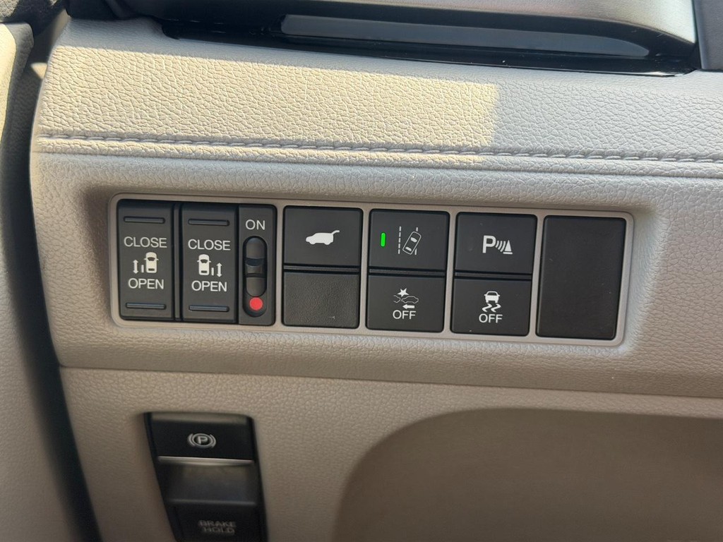 Honda Odyssey Vehicle Full-screen Gallery Image 17