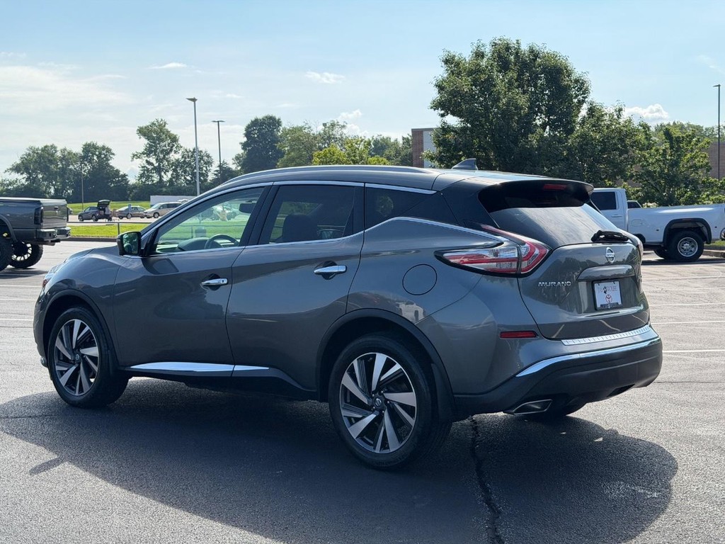 Nissan Murano Vehicle Full-screen Gallery Image 06