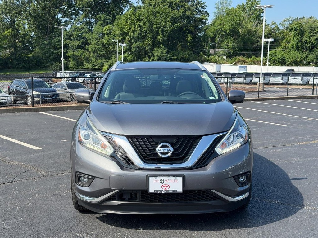 Nissan Murano Vehicle Full-screen Gallery Image 09