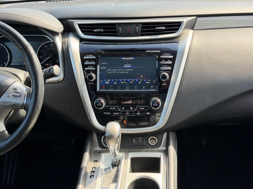 Nissan Murano Vehicle Full-screen Gallery Image 13