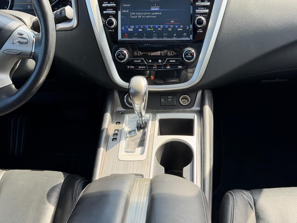 Nissan Murano Vehicle Full-screen Gallery Image 14
