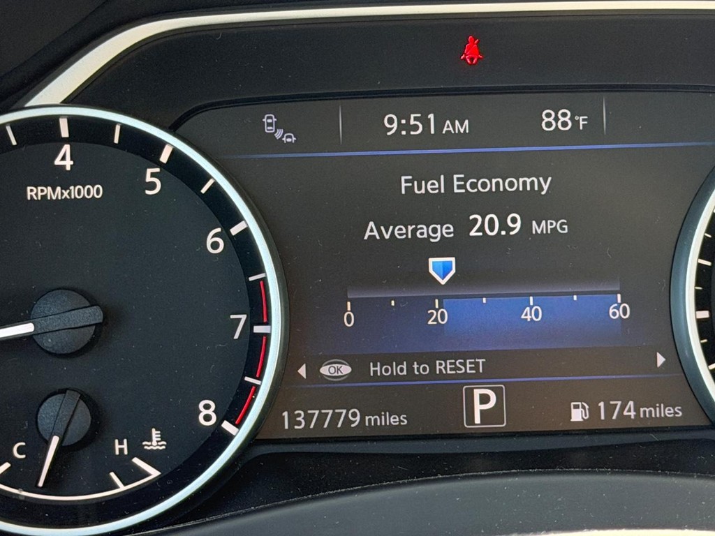 Nissan Murano Vehicle Full-screen Gallery Image 20