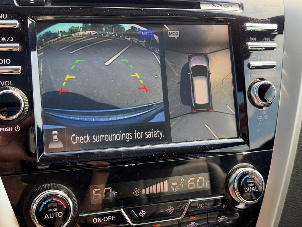Nissan Murano Vehicle Full-screen Gallery Image 21