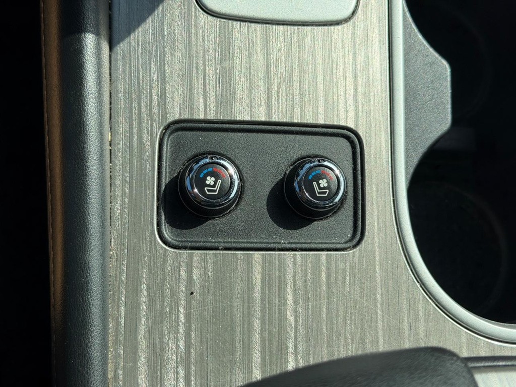 Nissan Murano Vehicle Full-screen Gallery Image 22