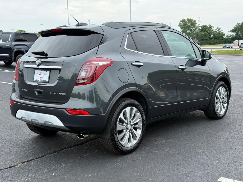 Buick Encore Vehicle Full-screen Gallery Image 03