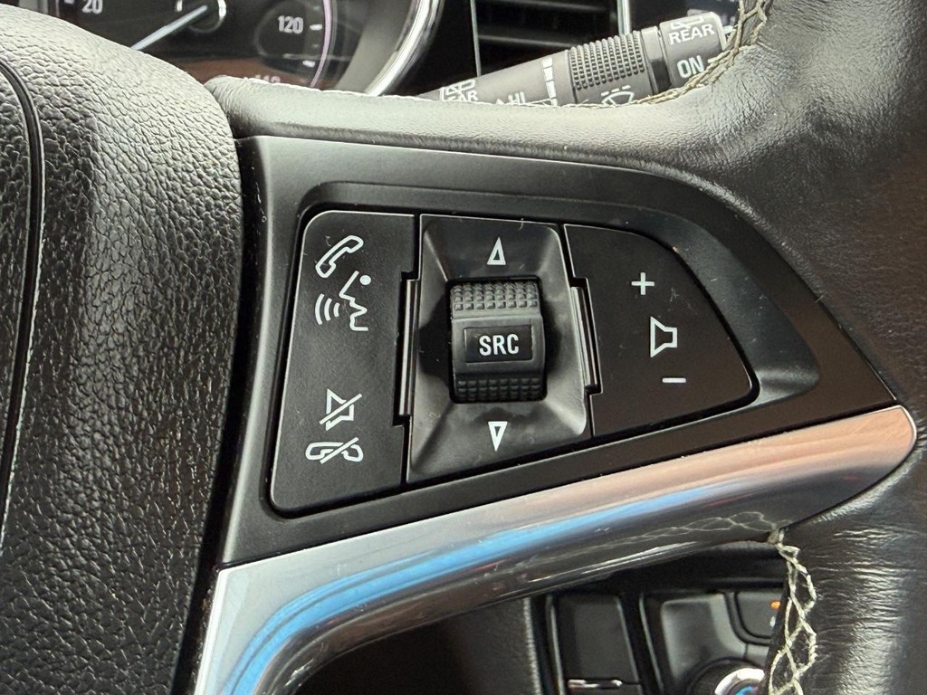 Buick Encore Vehicle Full-screen Gallery Image 14